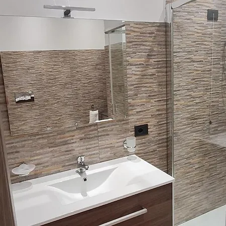 בית נופש Dimore Albrune *